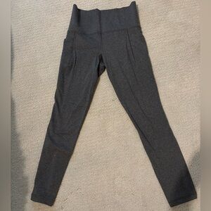 Athleta 7/8 Salutation stash pocket leggings